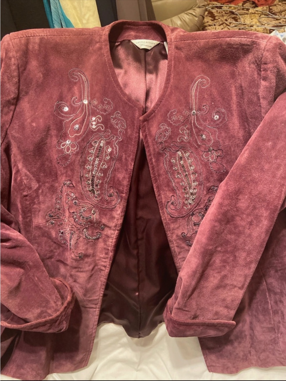 Laura Ashley Rose-Mauve Velvet Embroidered Open Blazer